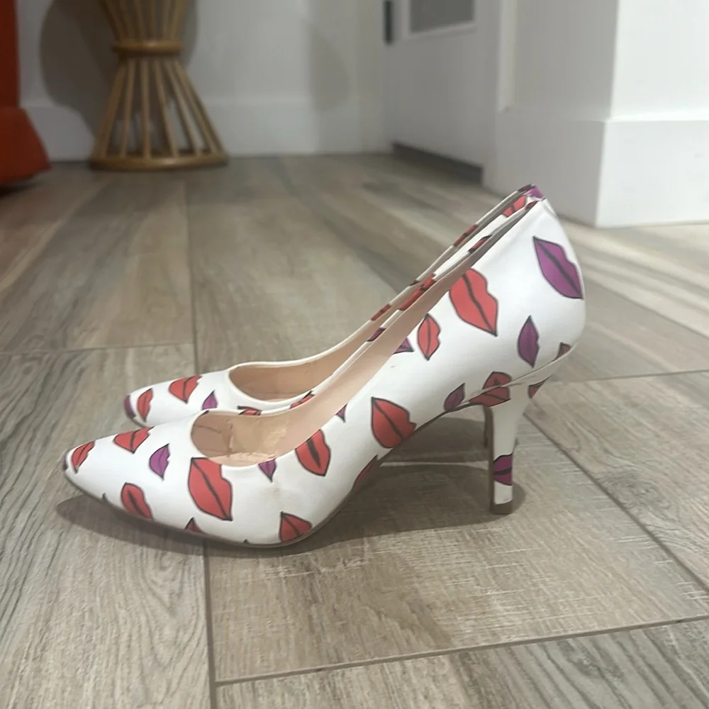 Lips 👄 Heels - Picture 4 of 6